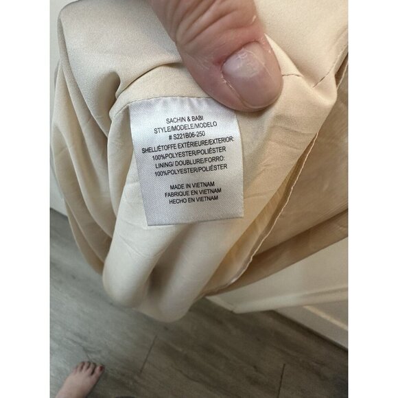 Sachin & Babi Chelsea Crinkle Satin One-Shoulder Gown 18W NWTs $185 Champagne - Picture 10 of 11